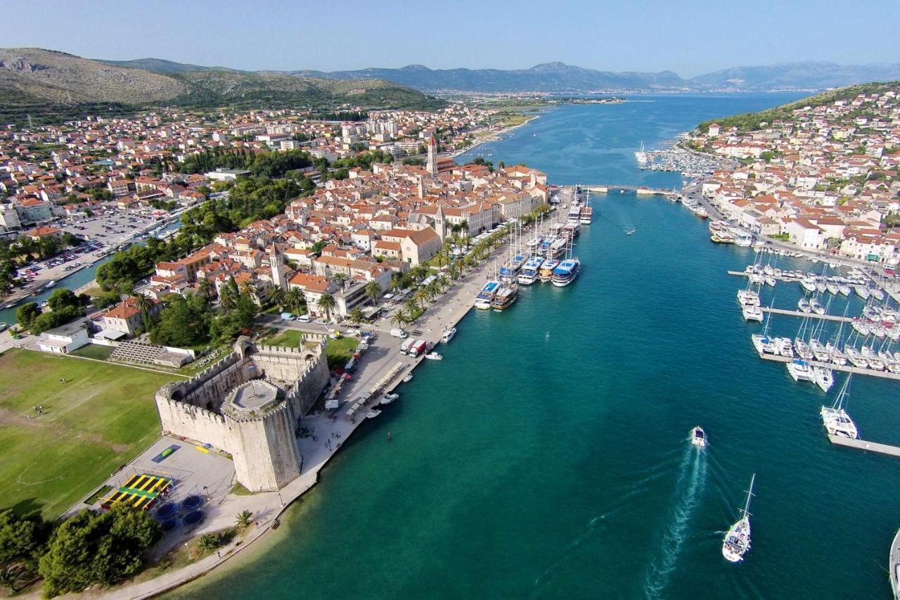 Apartments By The Sea Trogir - 11895 エクステリア 写真
