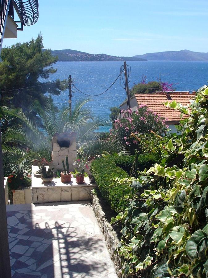 Apartments By The Sea Trogir - 11895 エクステリア 写真