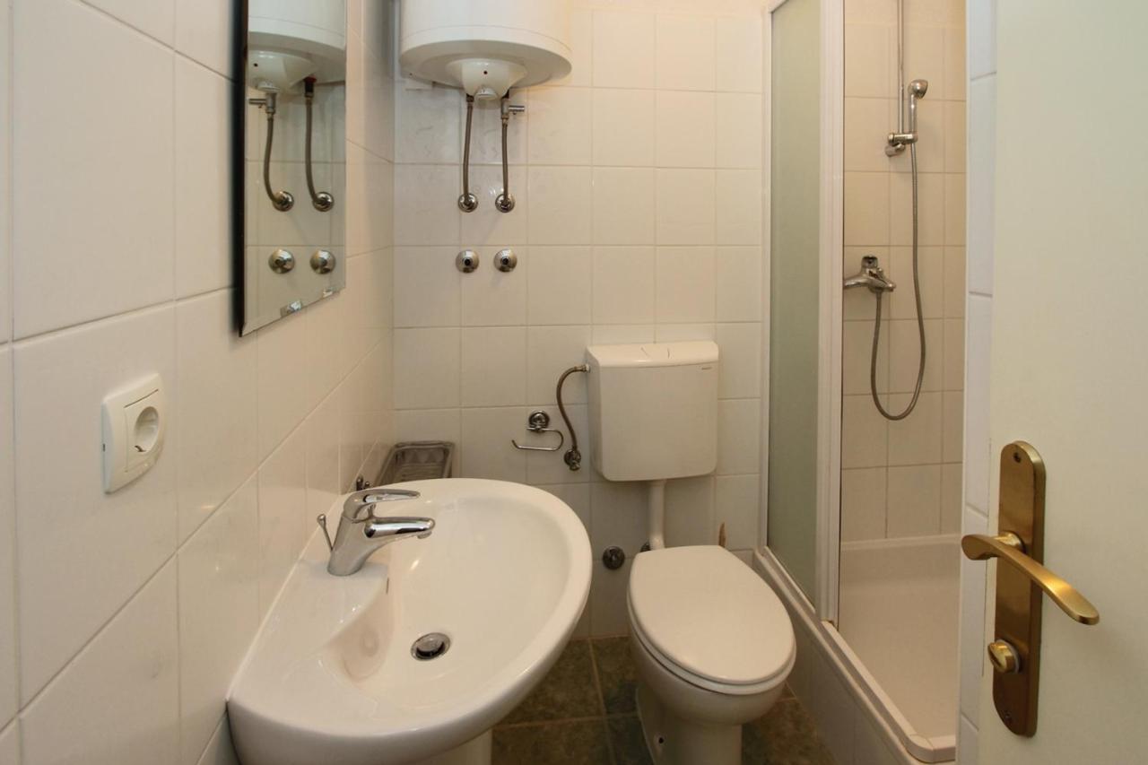 Apartments By The Sea Trogir - 11895 エクステリア 写真
