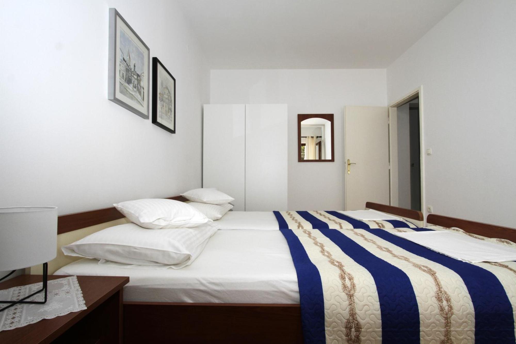 Apartments By The Sea Trogir - 11895 部屋 写真